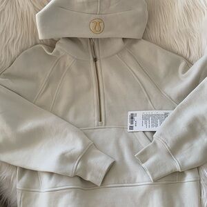 BNWT Lululemon Oversize Halfzip Crop Hoodie Bone Size XS/S *Gold Hardware